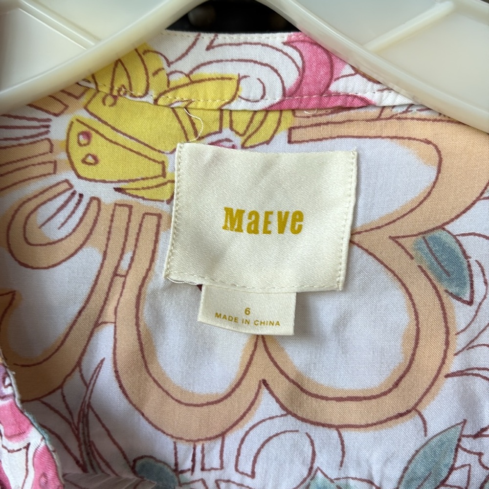 Maeve  Floral V-Neck Blouse. longer sides. baby-doll style. Sz S. So soft!